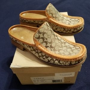 Coach logo Vanessa mules